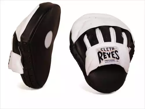 Los mejores guantes de enfoque Cleto Reyes